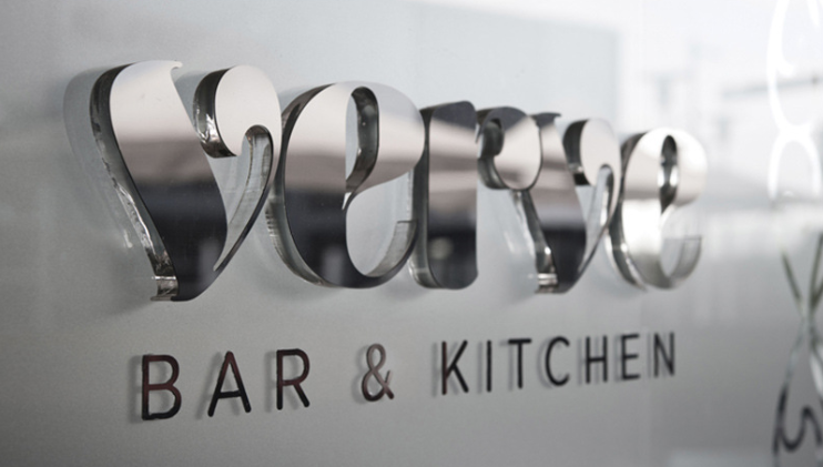 激光切割亞克力廣告牌，城市中的新亮點(diǎn)