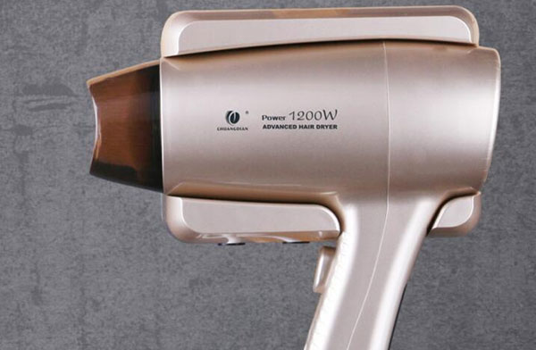 電吹風(fēng)刻字鐳雕,點(diǎn)亮激光打標(biāo)電器的工藝之美 電吹風(fēng)刻字鐳雕,點(diǎn)亮激光打標(biāo)電器的工藝之美