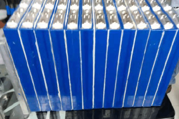 激光清洗動力電池表面藍膜,助力電池行業高速發展 激光清洗動力電池表面藍膜,助力電池行業高速發展