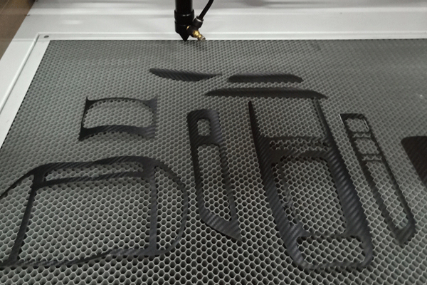 碳纖維復合材料切割設備—碳纖維激光切割機 碳纖維復合材料切割設備—碳纖維激光切割機