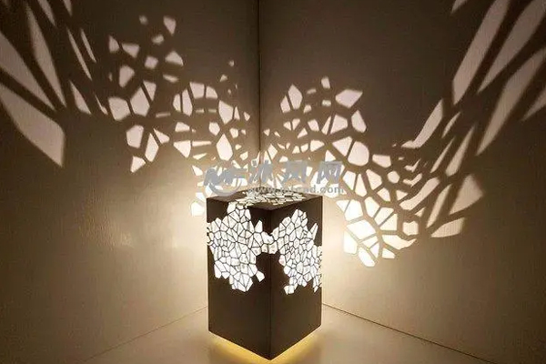 激光切割機(jī)在燈具燈飾行業(yè)的應(yīng)用 激光切割機(jī)在燈具燈飾行業(yè)的應(yīng)用