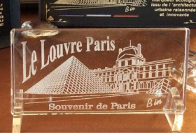 激光打標(biāo)旅游紀(jì)念品，為您留住難忘一刻