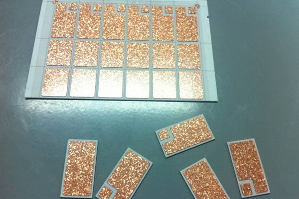 陶瓷電路基板劃線打孔設(shè)備—陶瓷激光切割機